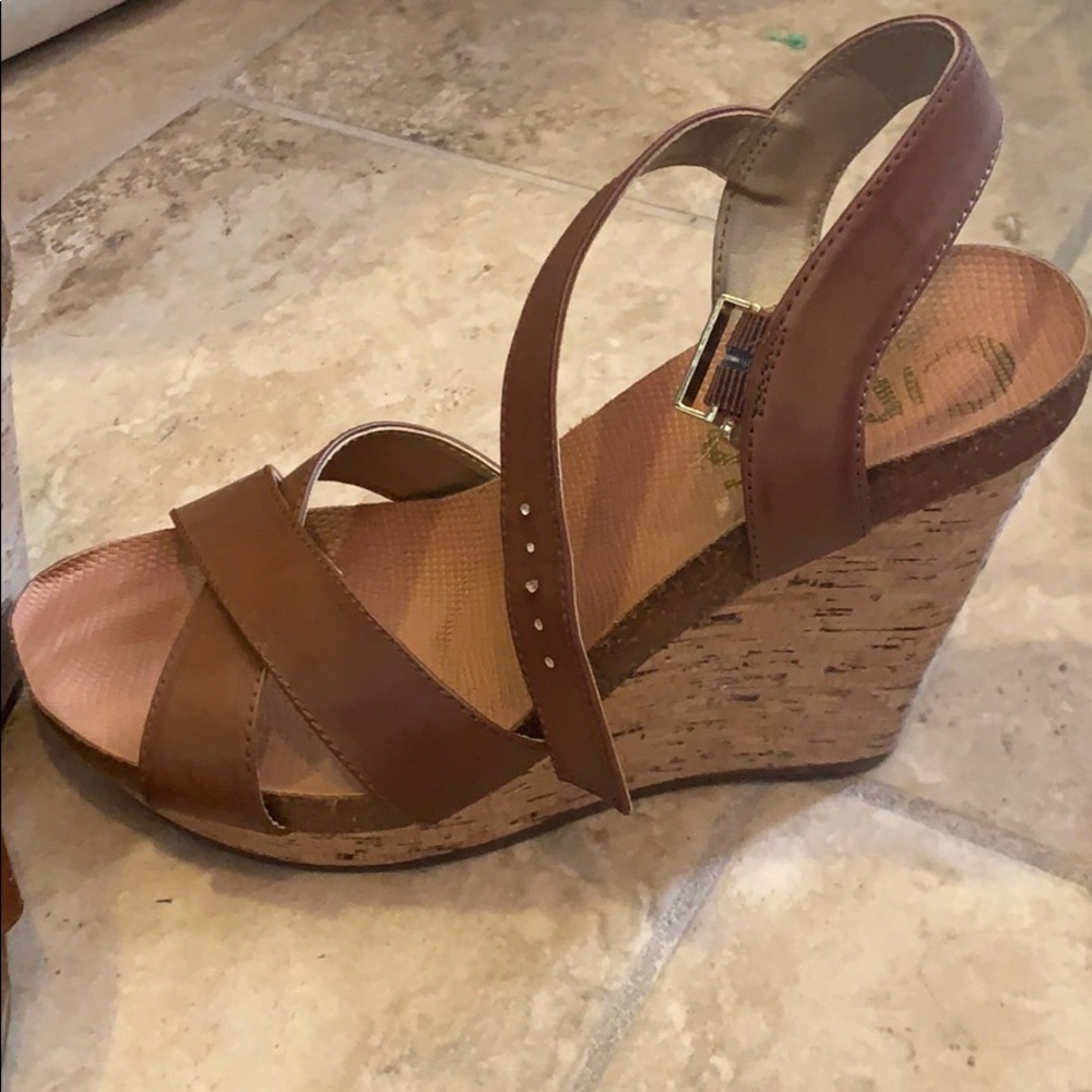 Shoes - Picture 2 of 3